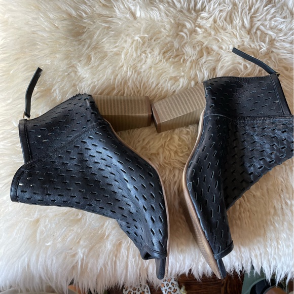 Dune London Whisper open toe sandals block heel perforated leather - Picture 6 of 8